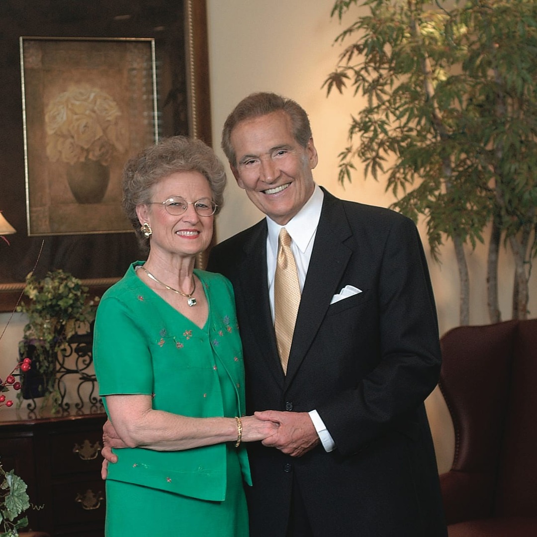 bellevuememphis's tweet photo. Today we honor our late pastor Dr. Adrian Rogers and his wife, Joyce, on the 19th anniversary of Dr. Rogers’ passing. We praise God for their 32-year ministry at Bellevue and for the legacy of Dr. Rogers’ leadership, which was marked by tenacious faithfulness to God and His Word. https://t.co/8zUThHvCpA