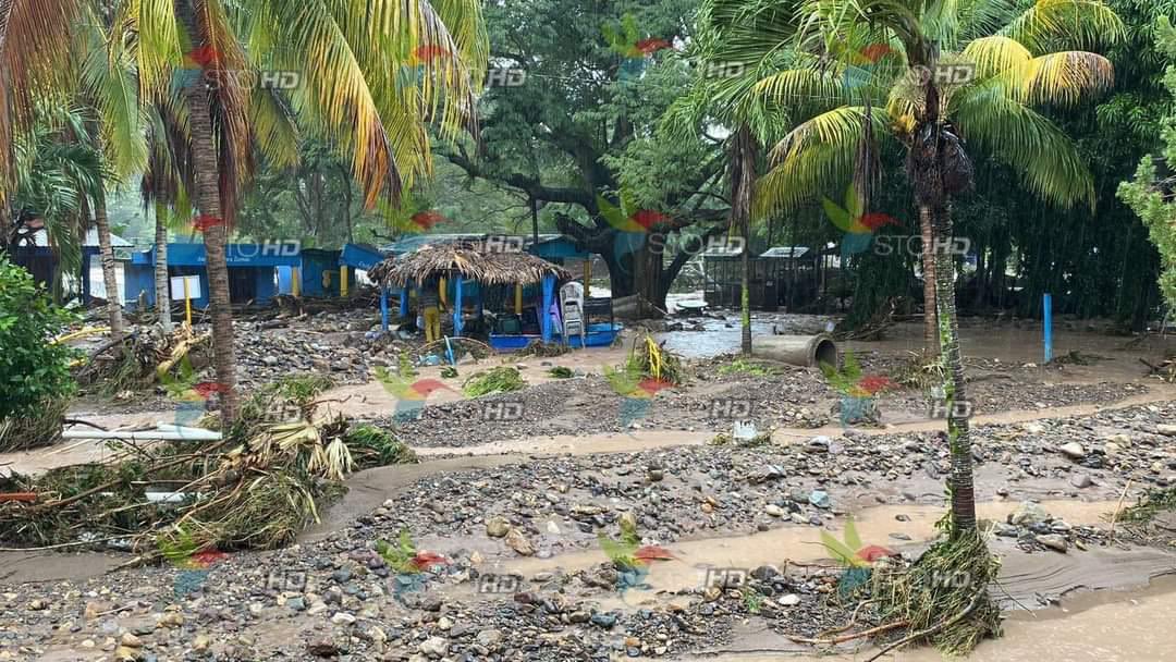 bunigonzales's tweet photo. La Ceiba necesita ayuda;
a titulo personal y con mi empresa vamos a hacer llegar donaciones economicas a la Iglesia Católica San Isidro, esta repartiendo a demas centros de albergue
Si alguno de ustedes desea donar, pueden a mi cuenta BAC: 746054551. 
Dios nos guarde a todos🙏🏼 https://t.co/0pO9krhsGR