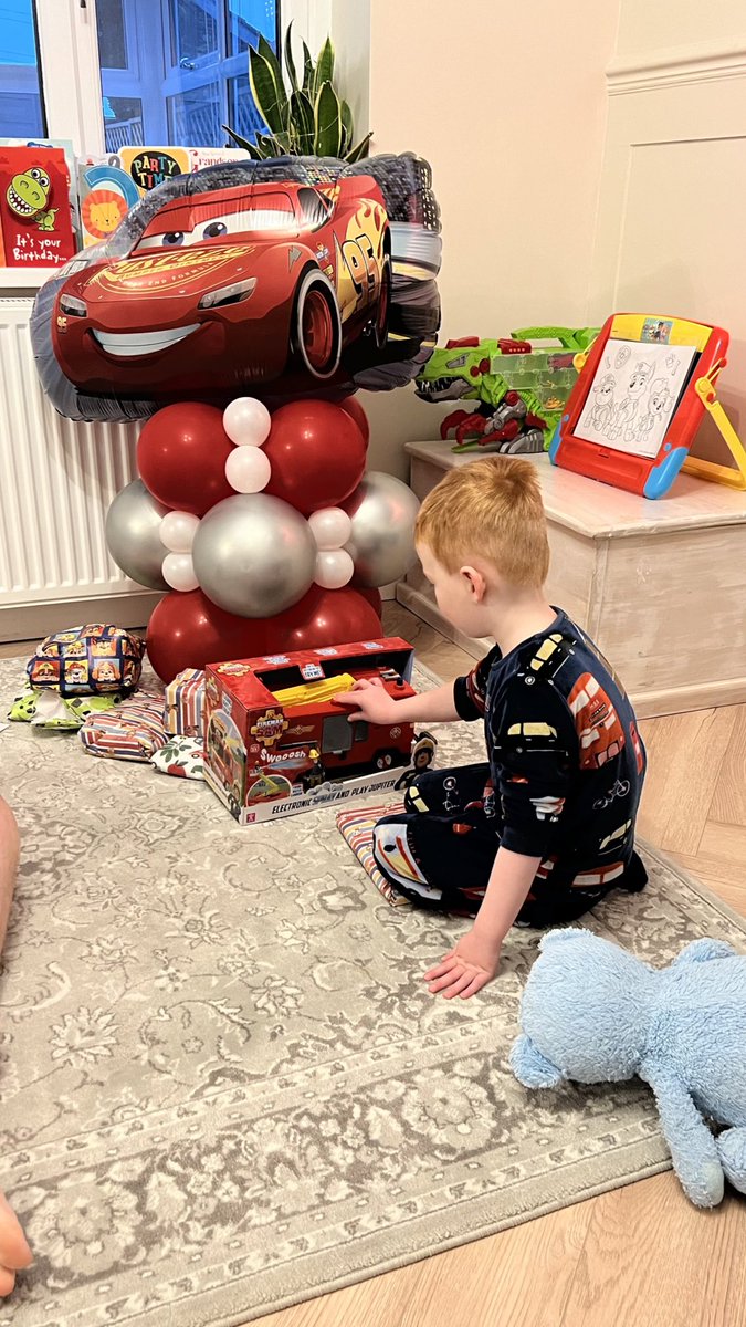 CharlotteeB22's tweet photo. @OPALG_N2425 This is Henry opening his birthday presents  on his 4th Birthday 🎁 https://t.co/7JkCB2drUA