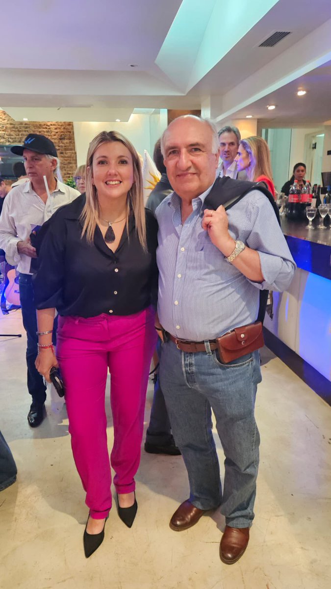 Participamos el pasado martes 12 de noviembre con los integrantes de la Coalición Republicana del acto con militantes uruguayos en  Buenos Aires.
Gracias a todos por la adhesión y el entusiasmo!

<a href="/CabildoAbierto/">Cabildo Abierto</a>
<a href="/GuidoManiniRios/">Gral. Guido Manini</a>