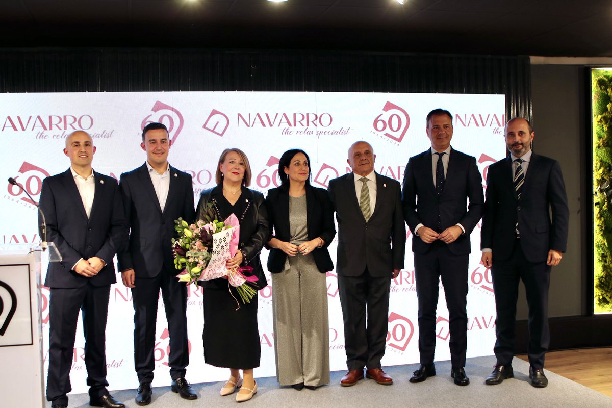 MarcosOrtuno's tweet photo. 🧵’Tapicerías Navarro’ celebra su 60 aniversario, empresa puntera de #Yecla dentro del sector del mueble tapizado, sector de gran calado para la #RegiónDeMurcia.

Ha sido todo un honor acompañaros en una cita tan importante.

👏🏻Enhorabuena a todos los formáis parte de esta gran empresa.
