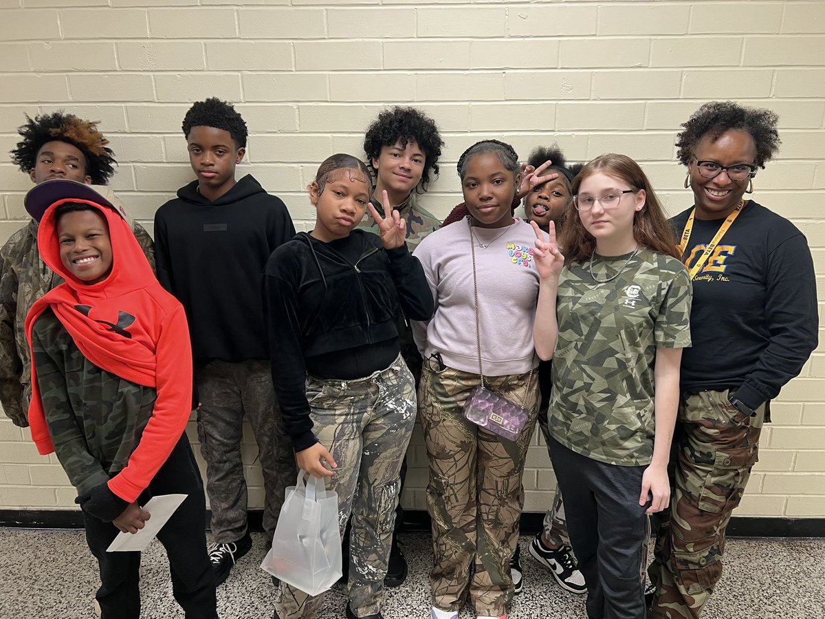 DMiller3374's tweet photo. The last two days of National Career Development Week have been phenomenal! This has truly been a week to remember. Thank you to everyone who made it so impactful for our students! #CareerDevelopment #BrightFutures @FairfieldMiddle https://t.co/3Lj35RI57l