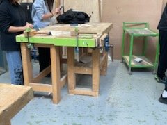 auvigne's tweet photo. Lycée Léonard de Vinci : le lycée lance sa cordée de la réussite "de la menuiserie à l'entrepreneuriat"... discours du proviseur, gestes professionnels, fabrication d'un plumier. Dans quelques années, des études courtes ou longues avec par exemple le bachelor du campus MOMADE. https://t.co/Rj1Uj7VaVy