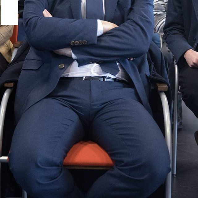 Okulun en güzel  öğretmeni Bu resmimi çekip WhatsApp tan  bana atmış. Sizce bir şeyler ima ediyor olabilir mi ??? Kafamda deli sorular...