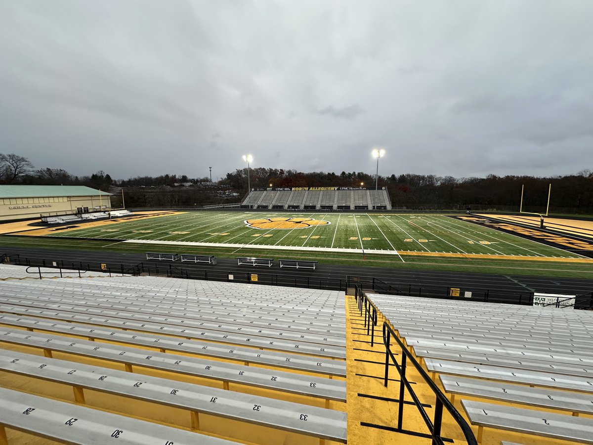 EC_Wolverines's tweet photo. Just over two hours folks!
#ECGoBlue https://t.co/FcLnGSDQ3N