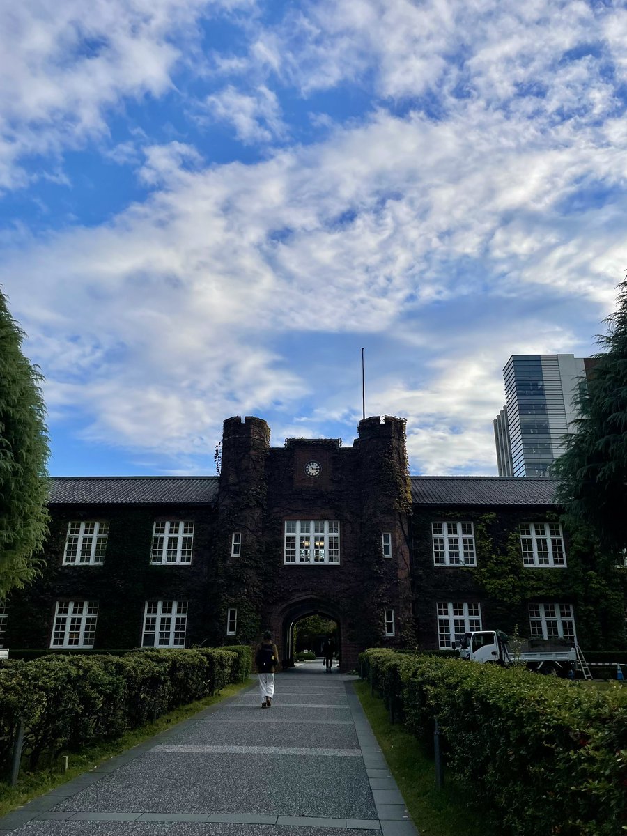 mhr__172's tweet photo. 11/9.10に子どもの権利条約フォーラムに行ってきました✊🏻

「子どもの権利」という言葉でこんなにたくさんの方々が繋がってるんだとびっくりしました🫢

子どもと大人ってなんなんだろう、今の自分は大人なのか、、？とか自分的にいろいろもやもやできたとてもいい会でした、行ってよかった！🌼 https://t.co/Fh9kZUM7CJ