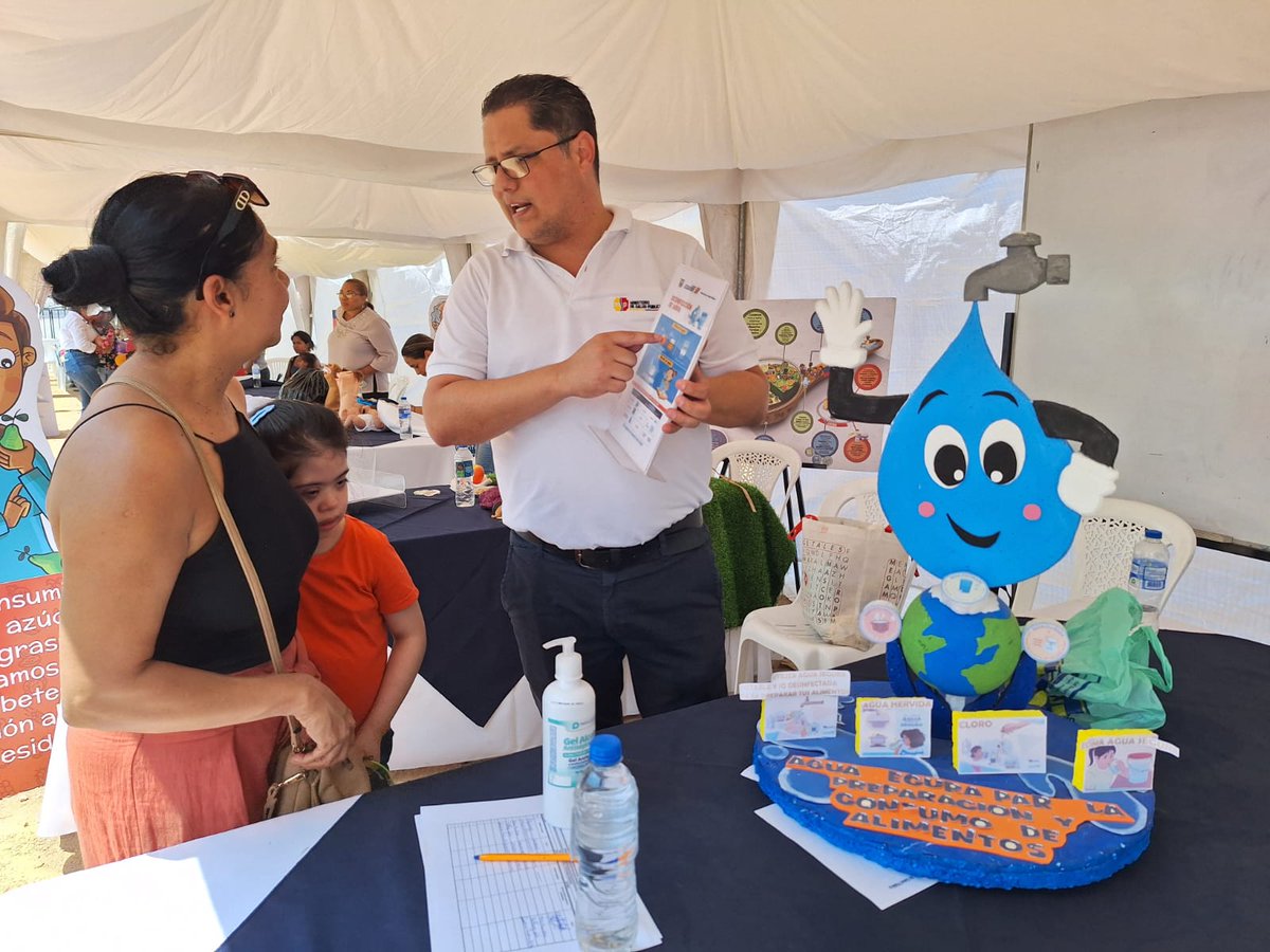 Salud_Guayas's tweet photo. @InfanciaEc Además, recorrió los stands informativos de @Salud_Ec 

✅Atención médica y entrega de medicamentos💊.
✅Vacunación💉 de esquema regular e #Influenza.
✅Alimentación saludable y nutrición🤱
✅Agua Segura💧

#EcuadorSinDesnutrición https://t.co/rU1rK8QUDW
