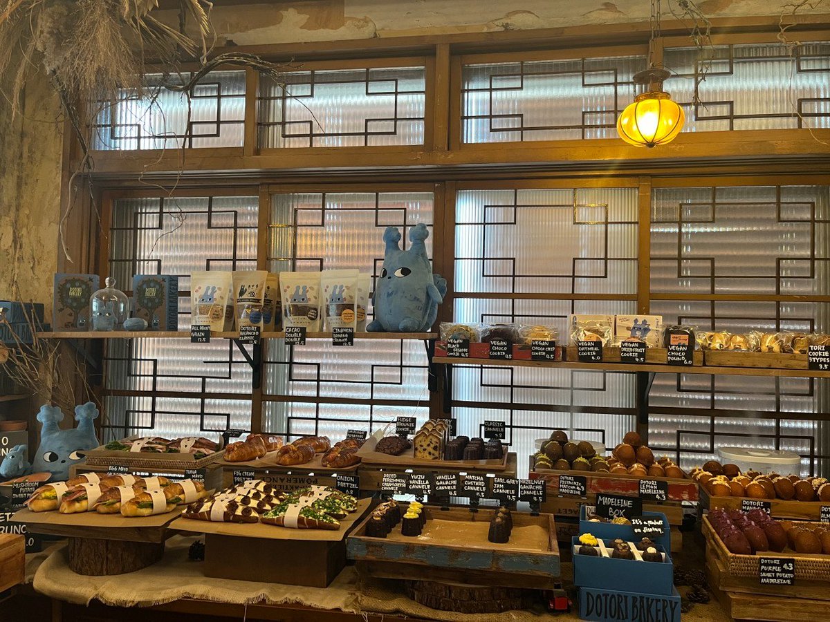 lemonmelon's tweet photo. 안국역 근처의 도토리가든
요거트와 도토리빵이 맛있는 동화풍 까페 https://t.co/XM9ZdJCa98