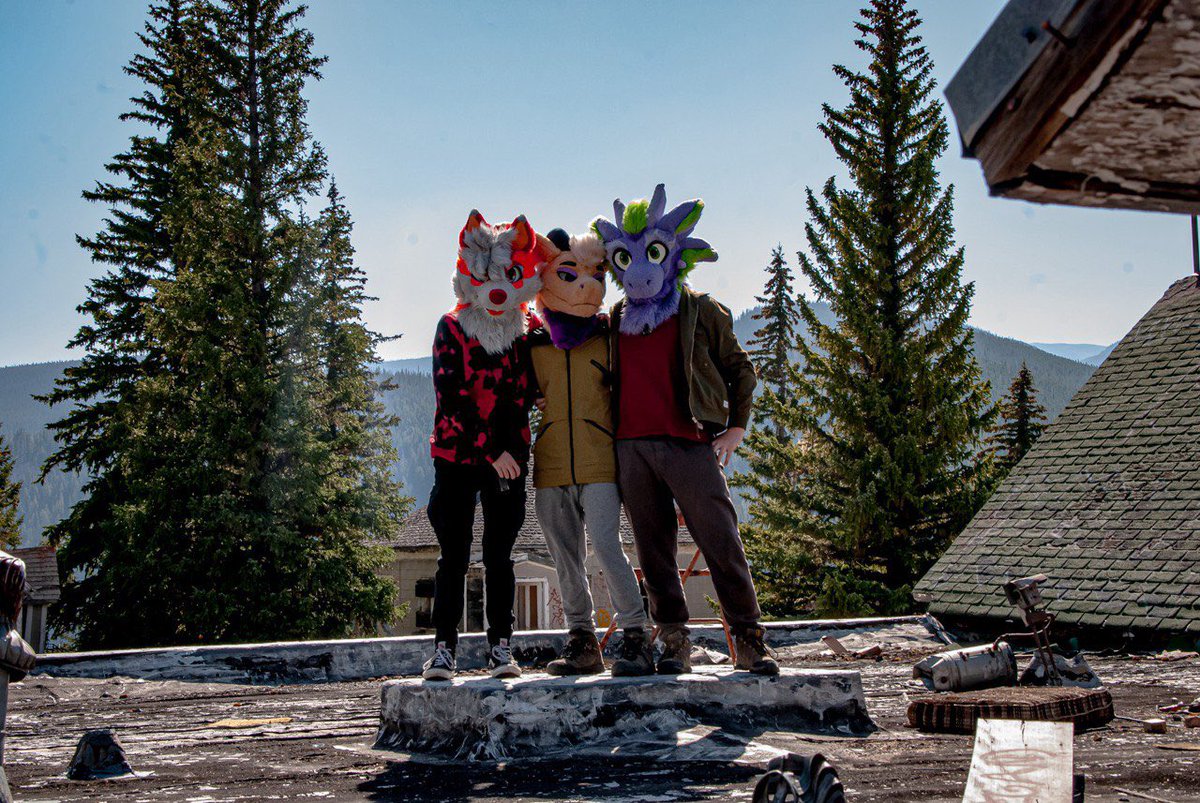 OhTychen's tweet photo. Derg friends ^-^
🐲@Deltadergg / @FloofBoiNic 
#Fursuitfriday https://t.co/d2cTtPUk63