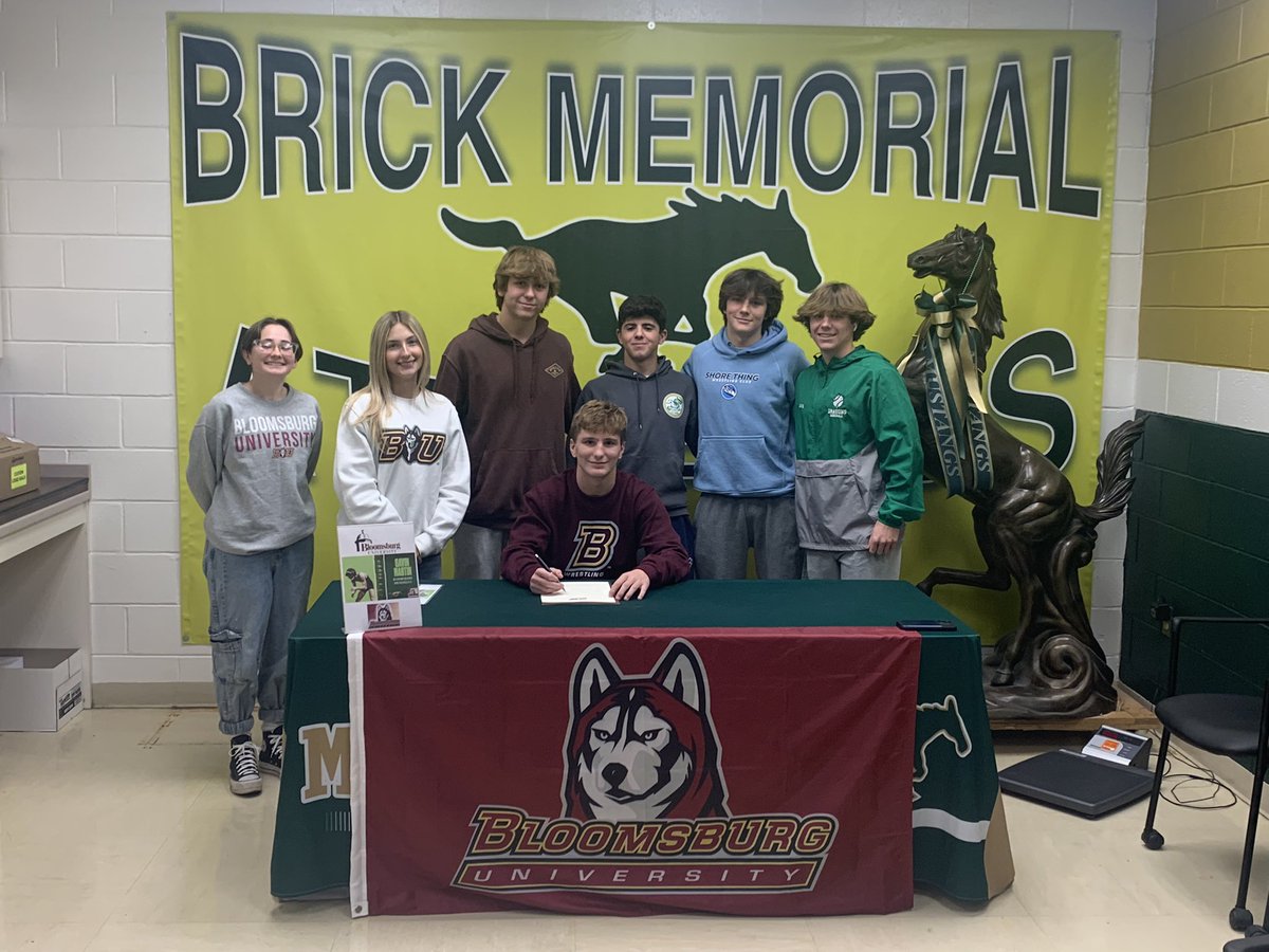 BMSTANGSports's tweet photo. Congratulations to @BMHSwrestling Gavin Martin for his commitment to @BloomWrestle @GoBUHuskies to continue his education and wrestling career! @BrickMemorialHS @Brick_K12 @BrickSupt https://t.co/hy1w4j77Va