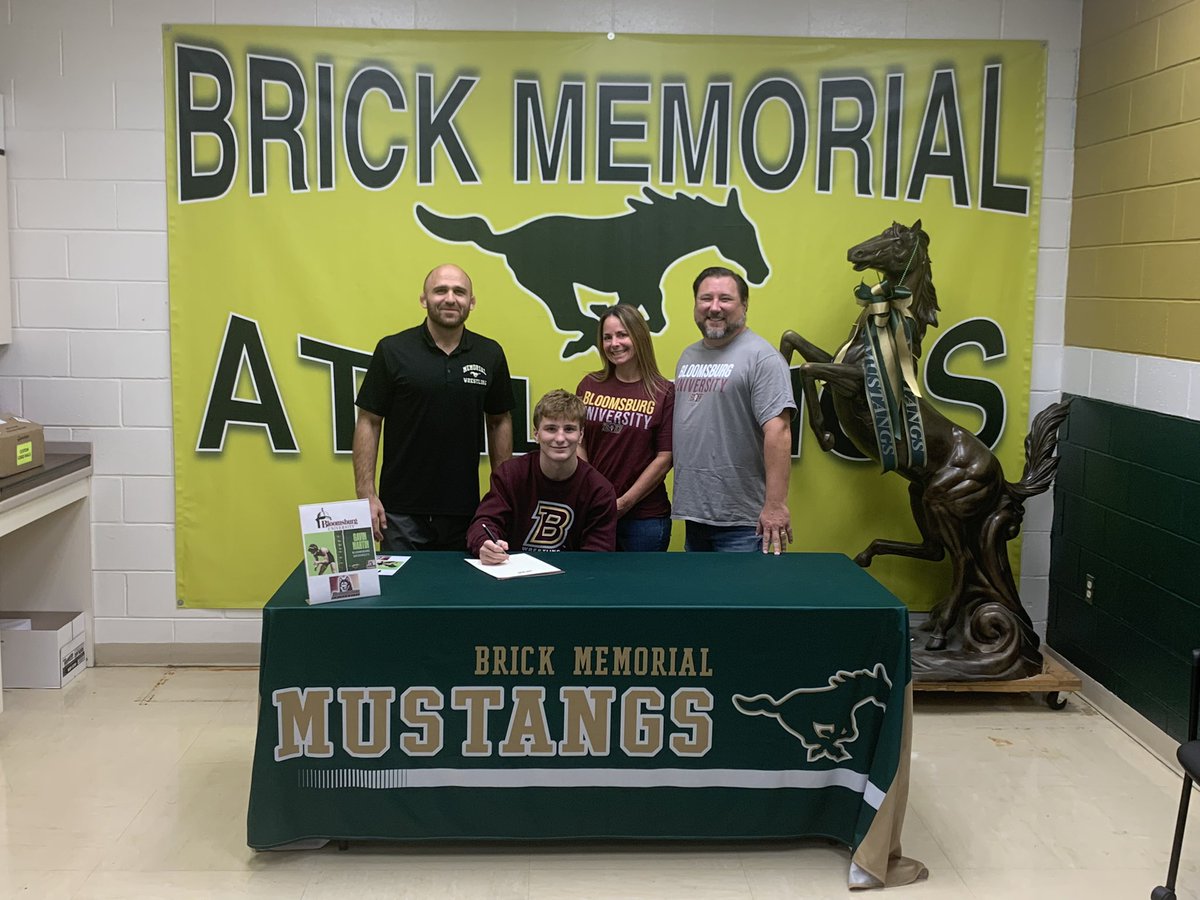 BMSTANGSports's tweet photo. Congratulations to @BMHSwrestling Gavin Martin for his commitment to @BloomWrestle @GoBUHuskies to continue his education and wrestling career! @BrickMemorialHS @Brick_K12 @BrickSupt https://t.co/hy1w4j77Va