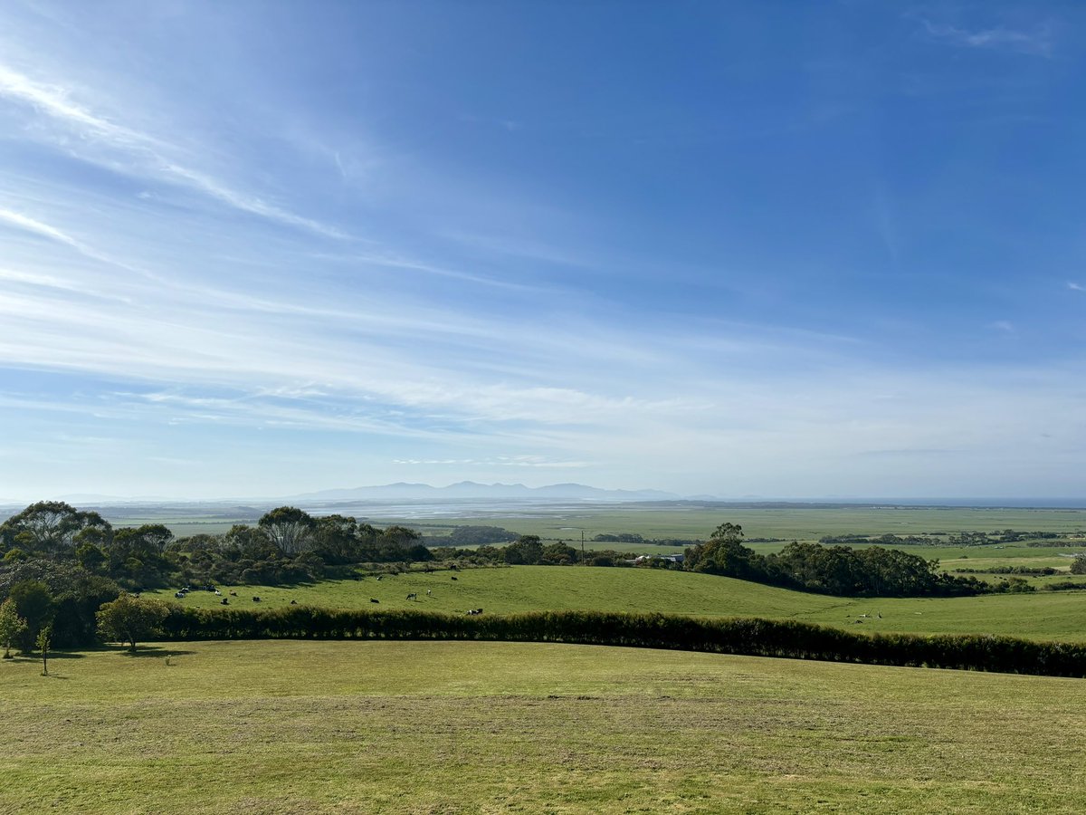 FrenchProfessor's tweet photo. A beautiful morning in Gippsland #wilsonsprom https://t.co/QlQHDDLJRE