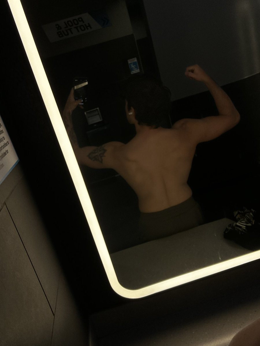 TheAuthLuis's tweet image. It’s Friday hope y’all have a good one and also daily reminder to not be a cvnt if you having a bad one #GoodFriday #GoodWorkout