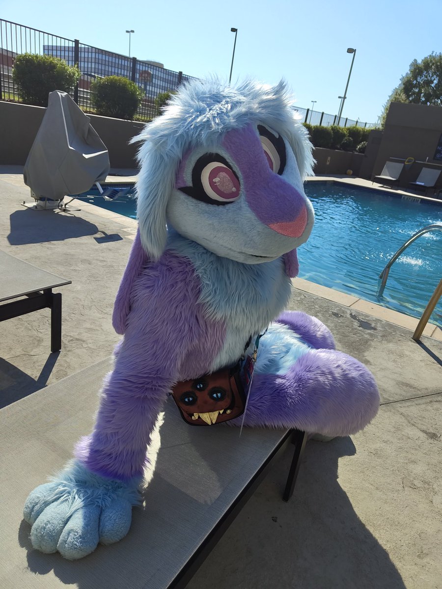 Care for a swim? 🌊🐇🌊

#FursuitFriday