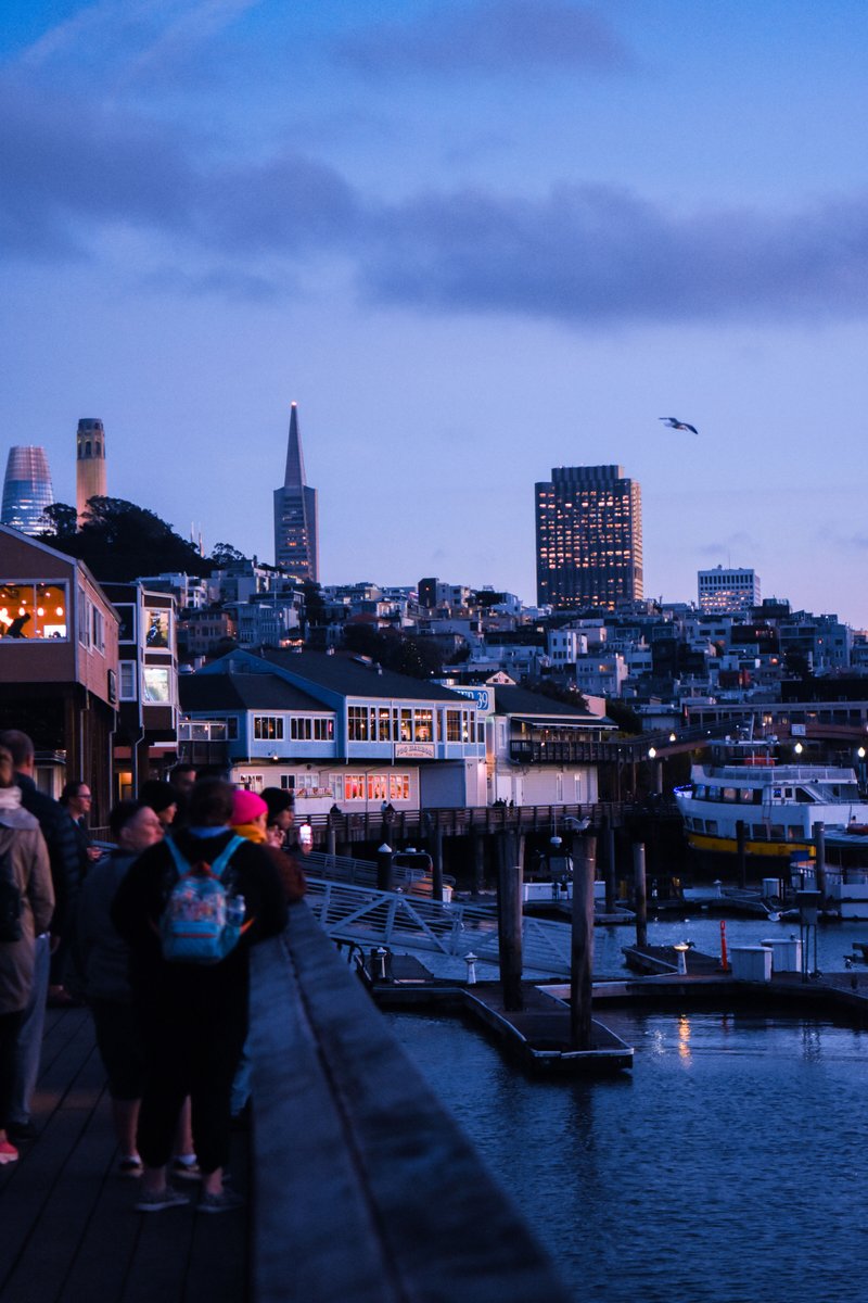 PIER39's tweet image. Blue hour at PIER 39 is magical. 🏙️