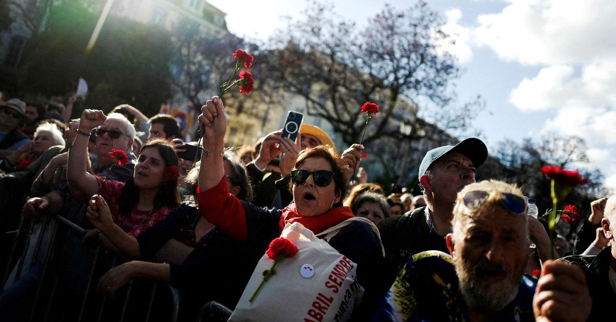 Reuters's tweet photo. Portugal's 'Carnations Lady' who gave name to 1974 revolution dies at 91 https://t.co/3Qkads5kyk https://t.co/ueBh9sxaLE