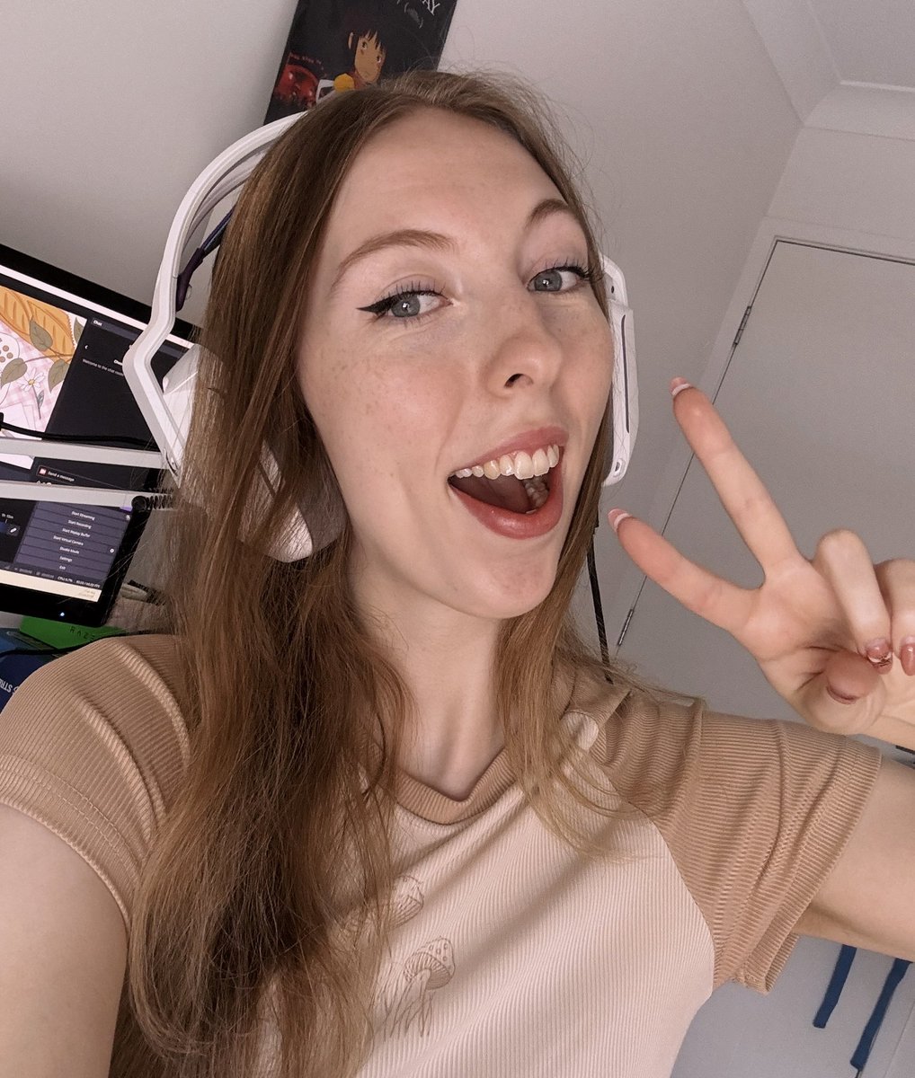 applejackeroni's tweet photo. what’s this??

i’m BACK from my stream break and better than ever!! it’s been WAY too long since i’ve seen yall, so come join me on twitch and let’s catch up! missed yall 🥹🫶🏼

https://t.co/DPKxPFcuAB 💛✨🧚🏼 https://t.co/3vxp0eu5Mu