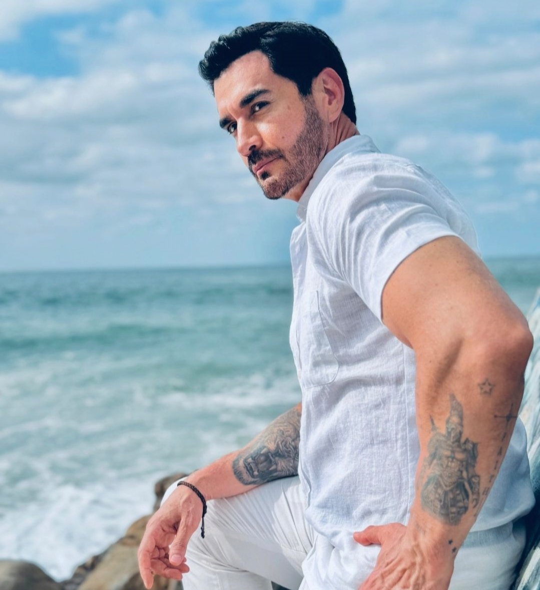 Rimma79159841's tweet photo. Via #instagram @davidzepeda1

El Mar y su magia....🌊🎥 #Nayarit
.............

Tu belleza y encanto son infinitos, como el mar, como el cielo....🌊🌞🌫️ @davidzepeda1😍😍🔥🔥
#miactorfavorito #teadoro

#davifzepeda1 #davidzepeda
#Amar #teamzepeda #dz
#familyzepeda https://t.co/xsM5pmcJEH