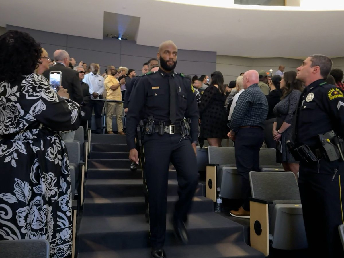 Congratulations Recruit Class 398 and Lateral Class #3! Welcome to the family! #DallasPD #FeatureFriday