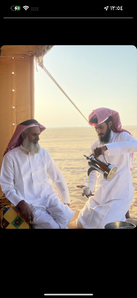 alb2t3's tweet photo. انا  لي  زمان  احد  راسي  على  الترتيب
تحت  شفرت  الي  كلهم  له على طينه 

أغط  الشعر  لبيض  لونّـه  ماحوله .. عيب
ولاهوب  ي زيـنه   ولا هـوب  ي شينـه 

على  شان  ابي  ماعاد يدري بكثر  الشيب
ولا يحـسب  سنين  العمر   ..  بيني  وبينه 

الباتع https://t.co/lFFiWomDxi