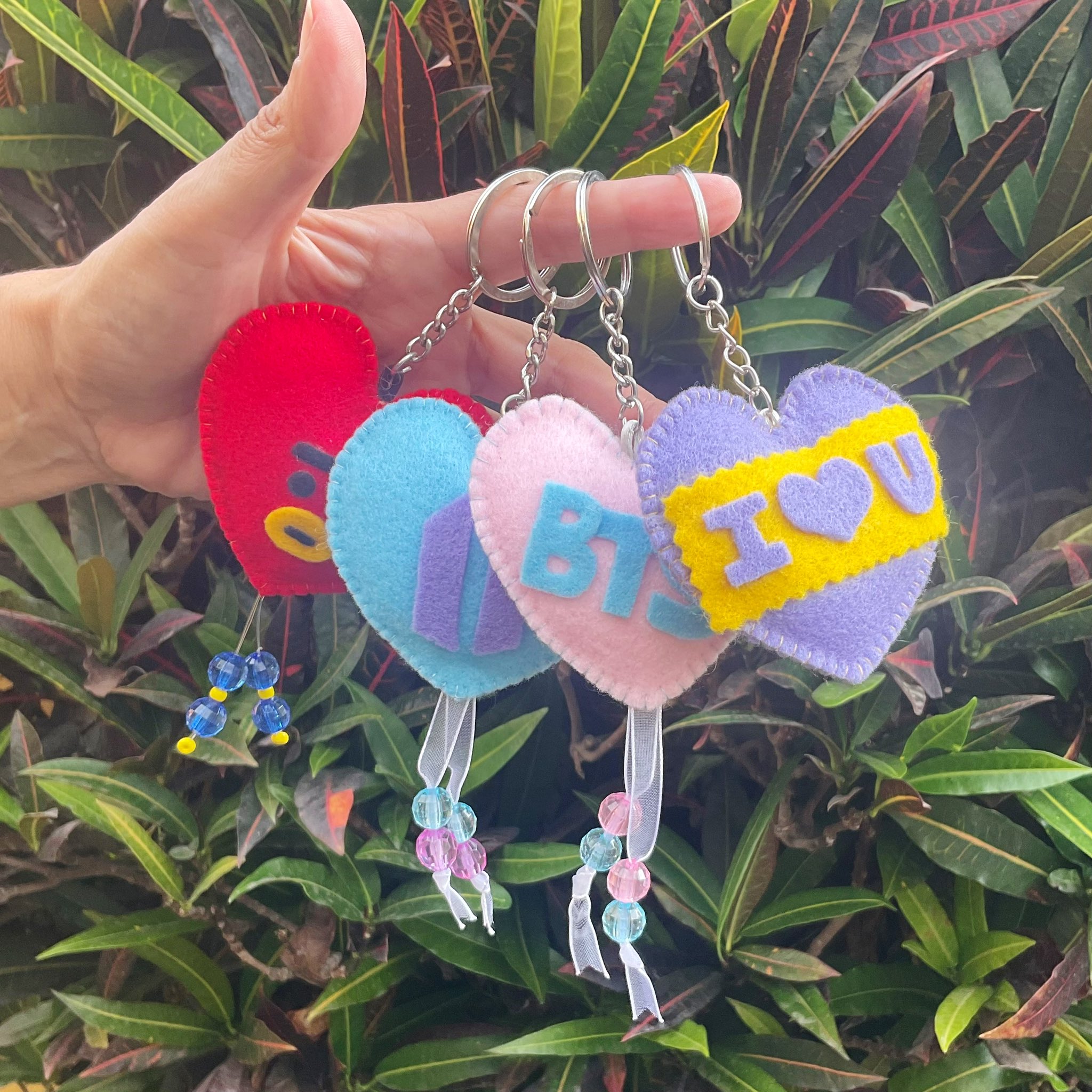 Keychain nama felt top