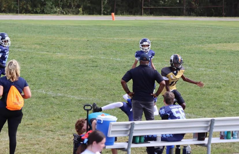 Andrew_Norman16's tweet photo. Interception Vs Soloman Steelers. #interception #youthfootball #wetrain #allstar #Laplatablueknights https://t.co/vGdnTQdnYP
