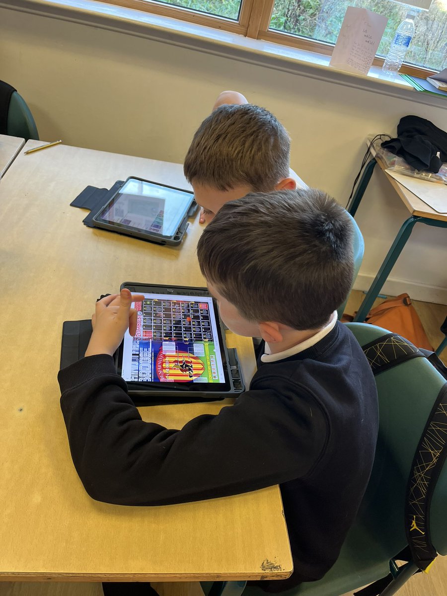 MrsAshcroftanto's tweet photo. @MrsDowdsAntoPS p6 used borrowbox during forest tree reading time! @missrossantops #antoliteracy https://t.co/s6p4JFMEJg