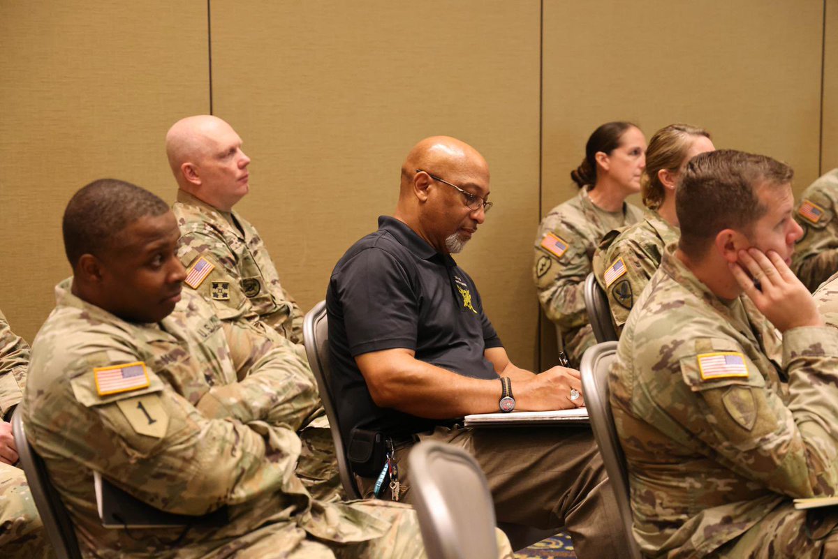 USARPAC's tweet photo. 🇺🇸 USARPAC IG Symposium 🌺

Fort Shafter was the venue for this year’s U.S. Army Pacific Inspector General Symposium, bringing together IG professionals from throughout the Pacific to reinforce Army values and achieve excellence in every mission. #USARPAC #ArmyIG #Integrity https://t.co/YwdUsHKDxa