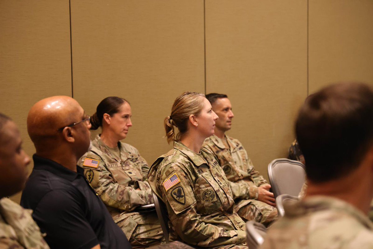 USARPAC's tweet photo. 🇺🇸 USARPAC IG Symposium 🌺

Fort Shafter was the venue for this year’s U.S. Army Pacific Inspector General Symposium, bringing together IG professionals from throughout the Pacific to reinforce Army values and achieve excellence in every mission. #USARPAC #ArmyIG #Integrity https://t.co/YwdUsHKDxa