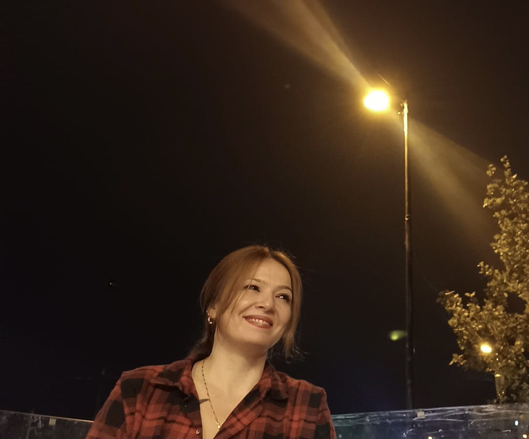 GnlBas1's tweet photo. #GeceyeBirNot 
#Acı #çekerken #gülümseyen birini asla # yenemezsin.😂🌙💫 https://t.co/eR12Hak46t
