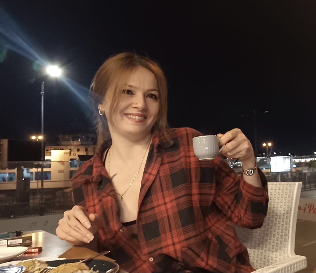 GnlBas1's tweet photo. #GeceyeBirNot 
#Acı #çekerken #gülümseyen birini asla # yenemezsin.😂🌙💫 https://t.co/eR12Hak46t