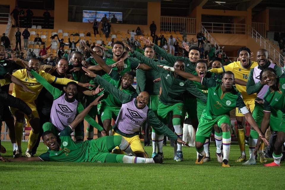 #QUALIFICATION_DAY_ROAD_TO_MAROC

🔥💫 Après leur victoire 2-1 face à la Gambie ce soir à Berkane, les Coelacanthes🐠 se qualifient pour la CAN 2025 !
🙌 Vous l’avez fait, et c’est tout un peuple qui est fier de vous 🇰🇲 
Rendez-vous au Maroc en 2025 !🇲🇦⚽️✈️