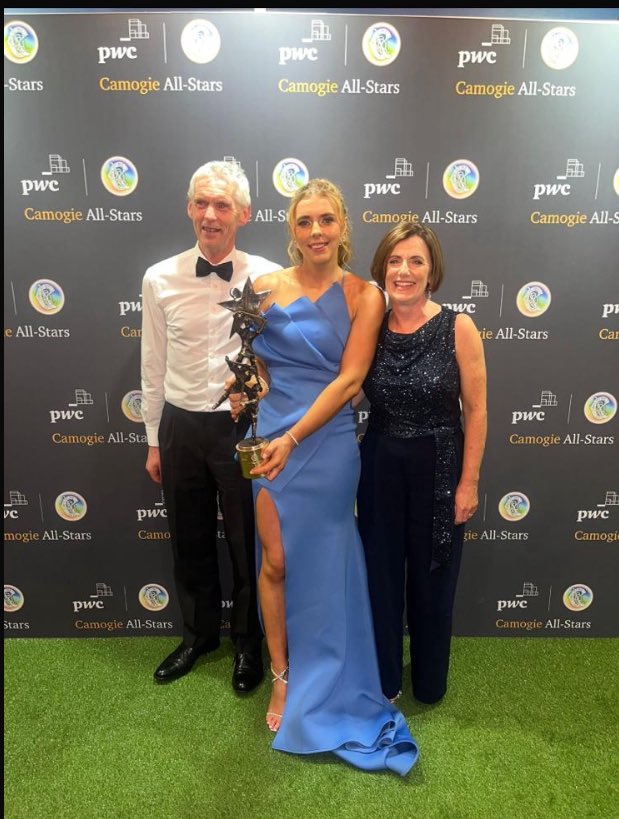 The proudest Father &amp; Mother in Ireland tonight!

Frank &amp; Siobhan pictured with your PWC Camogie Senior Player of The Year Laura Hayes !!

Have a brilliant night folks, so well deserved! 🔴⚪️🟣🟡