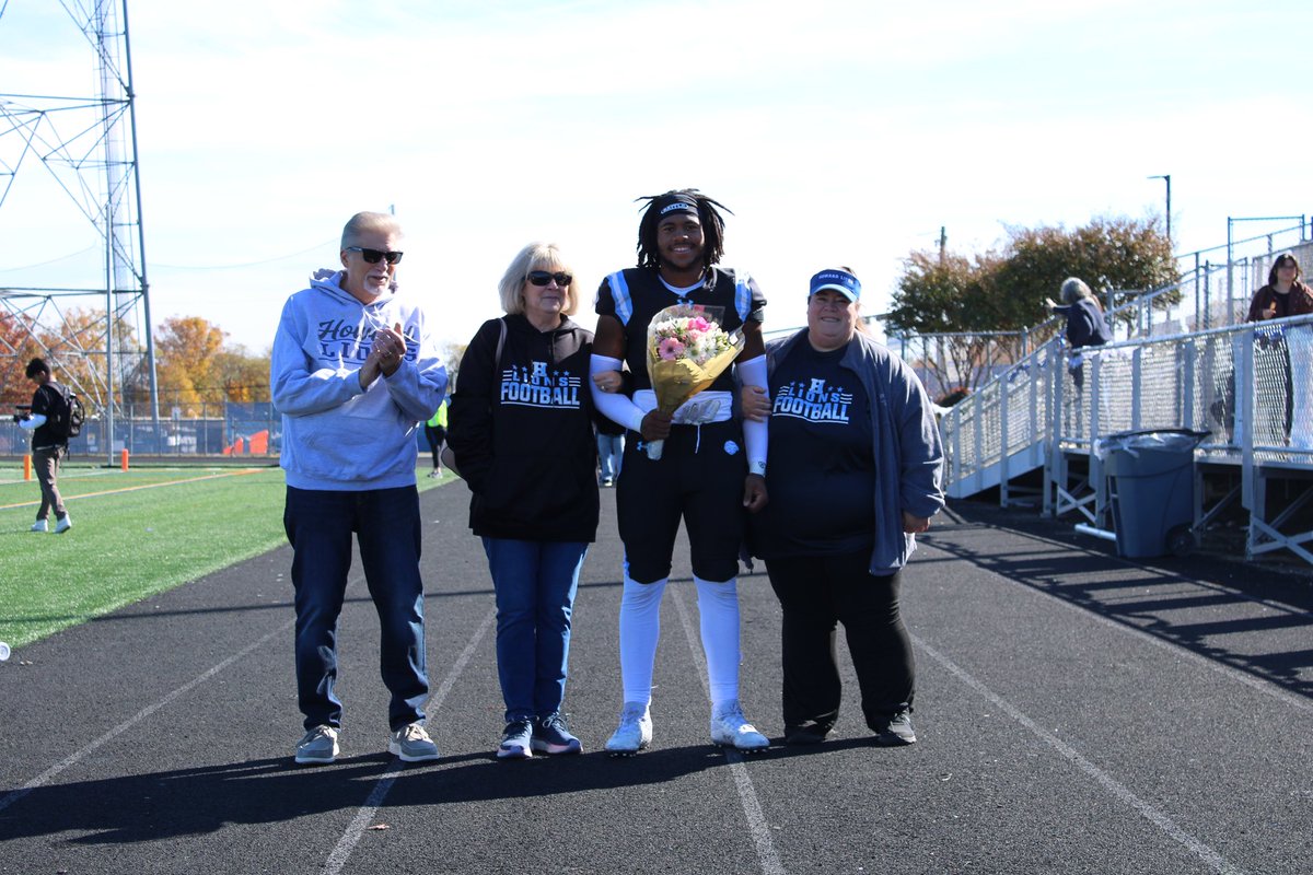 So blessed to have the opportunity to play every game of my senior season and staying durable each week to give my team my very all ❤️🙏🏾
 Thank you Howard Football 🤞🏾