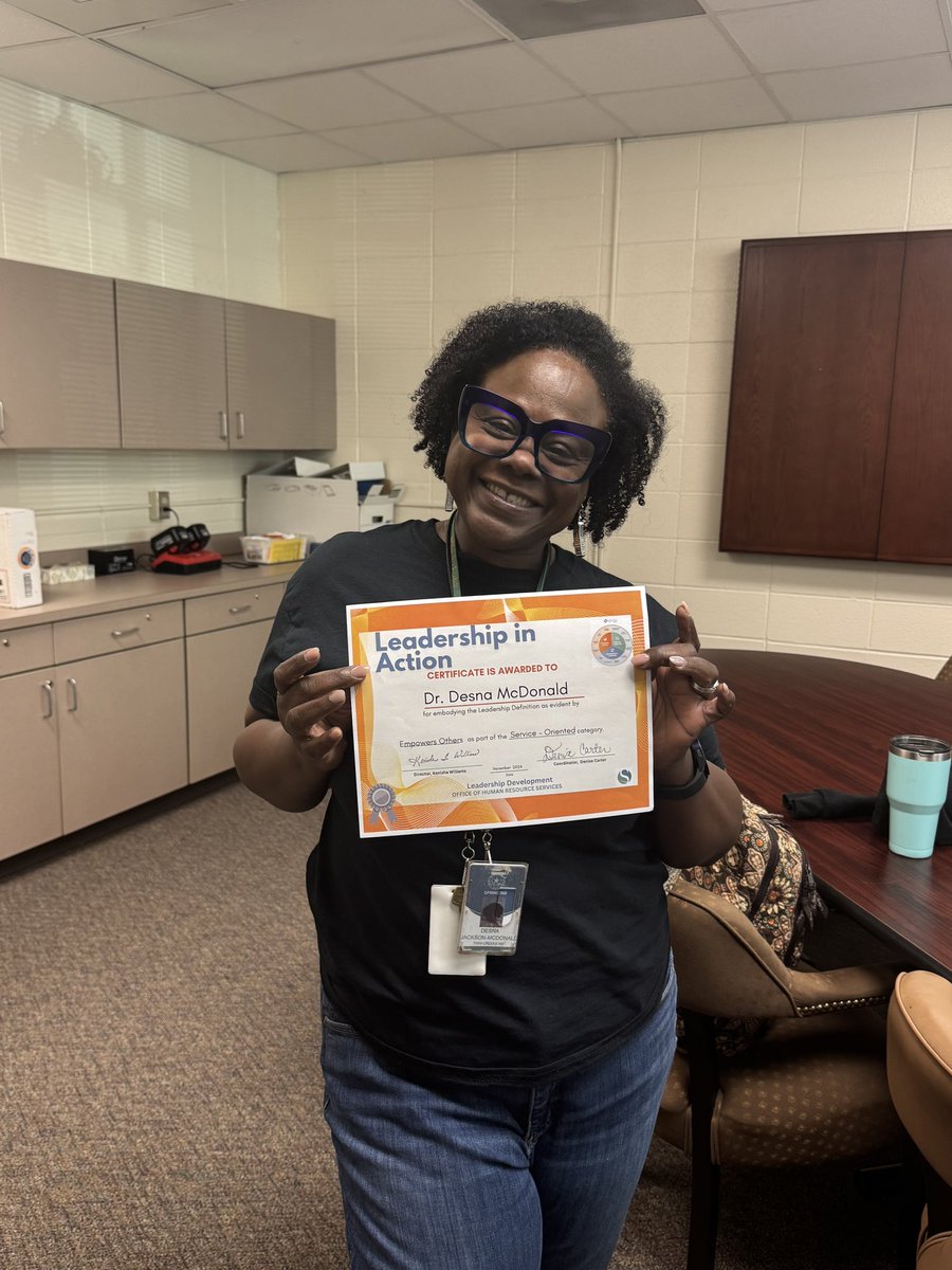 KWilliamsDLD's tweet photo. Congratulations Dr. Desna McDonald your hard work and dedication and modeling the Leadership Definition! #serviceoriented #empoweringothers  -#LeadershipDevelopment  #herenergyiscontaigious #leadwhereyouare https://t.co/pFHE3mtg0E