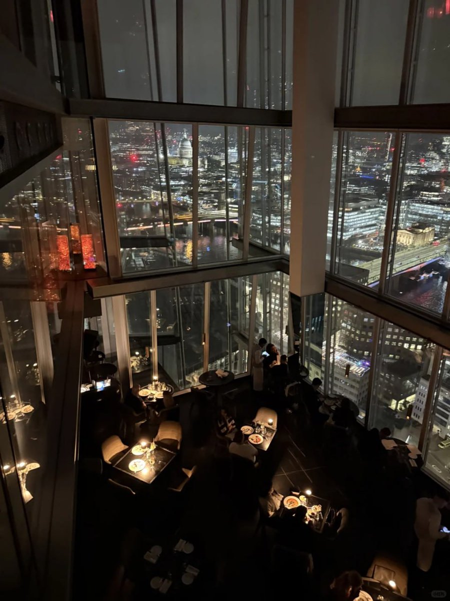 barbieeglam's tweet photo. "From floor to sky, every moment at this restaurant is an experience."😊❤️ https://t.co/R0wou9ZRwr