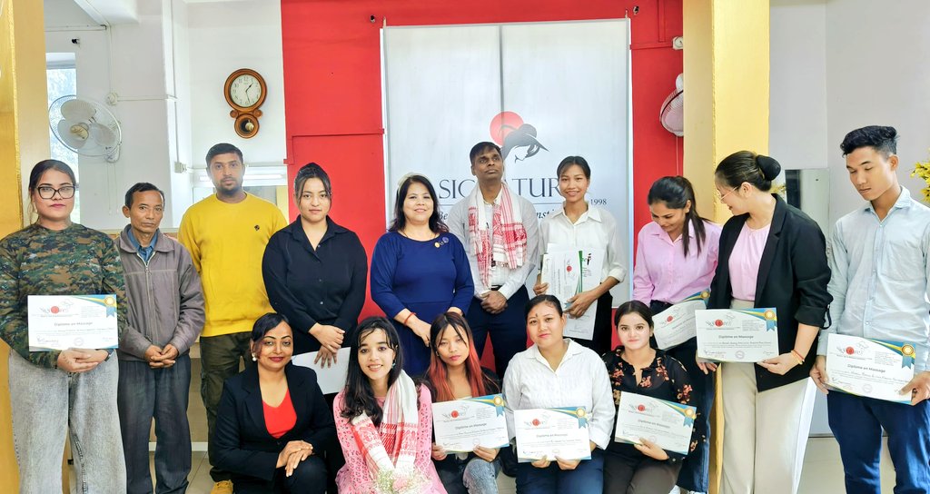 Madhumita106's tweet photo. Congratulations. Candidates and their guardian selected as therapists. for Medifit, Bangalore
#signature #therapists #campusinterview #trendingpost https://t.co/6ASOQvM3Iy
