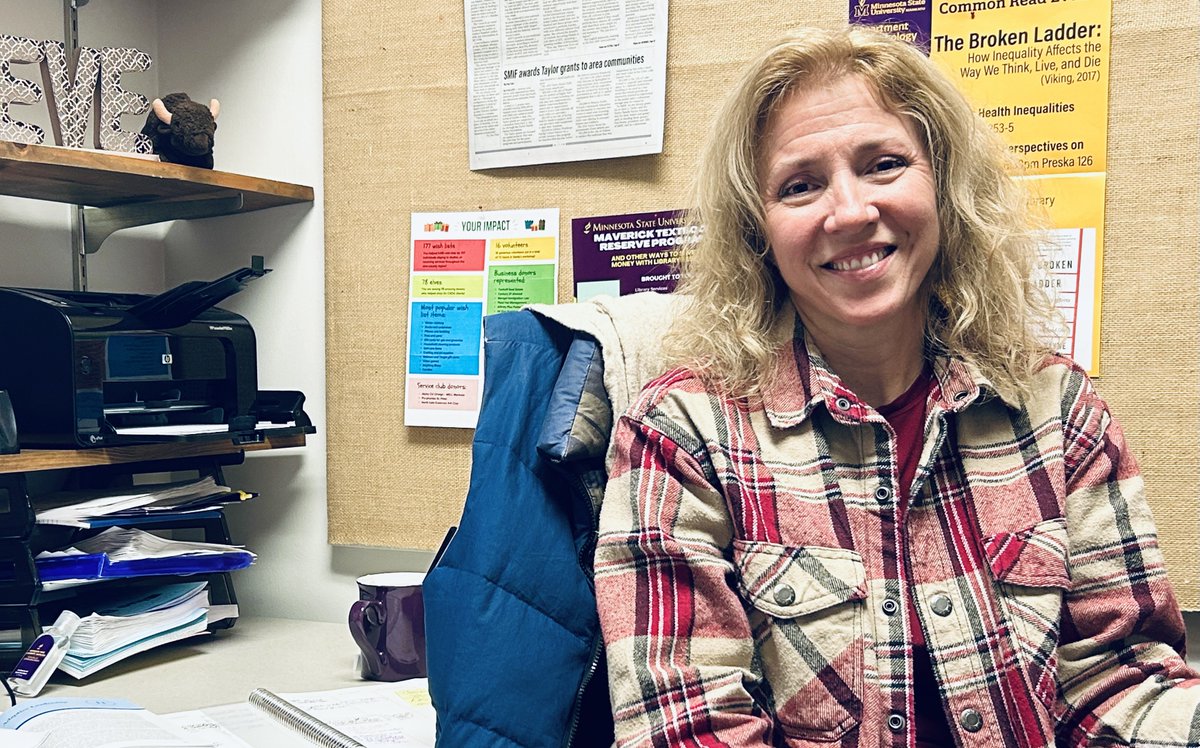 Dreading political conversations with family over the holidays? For TODAY magazine, Communications and Media professor Kristen Cvancara has some suggestions for tackling the topic without losing your cool. Read the story here: shorturl.at/zSgGh