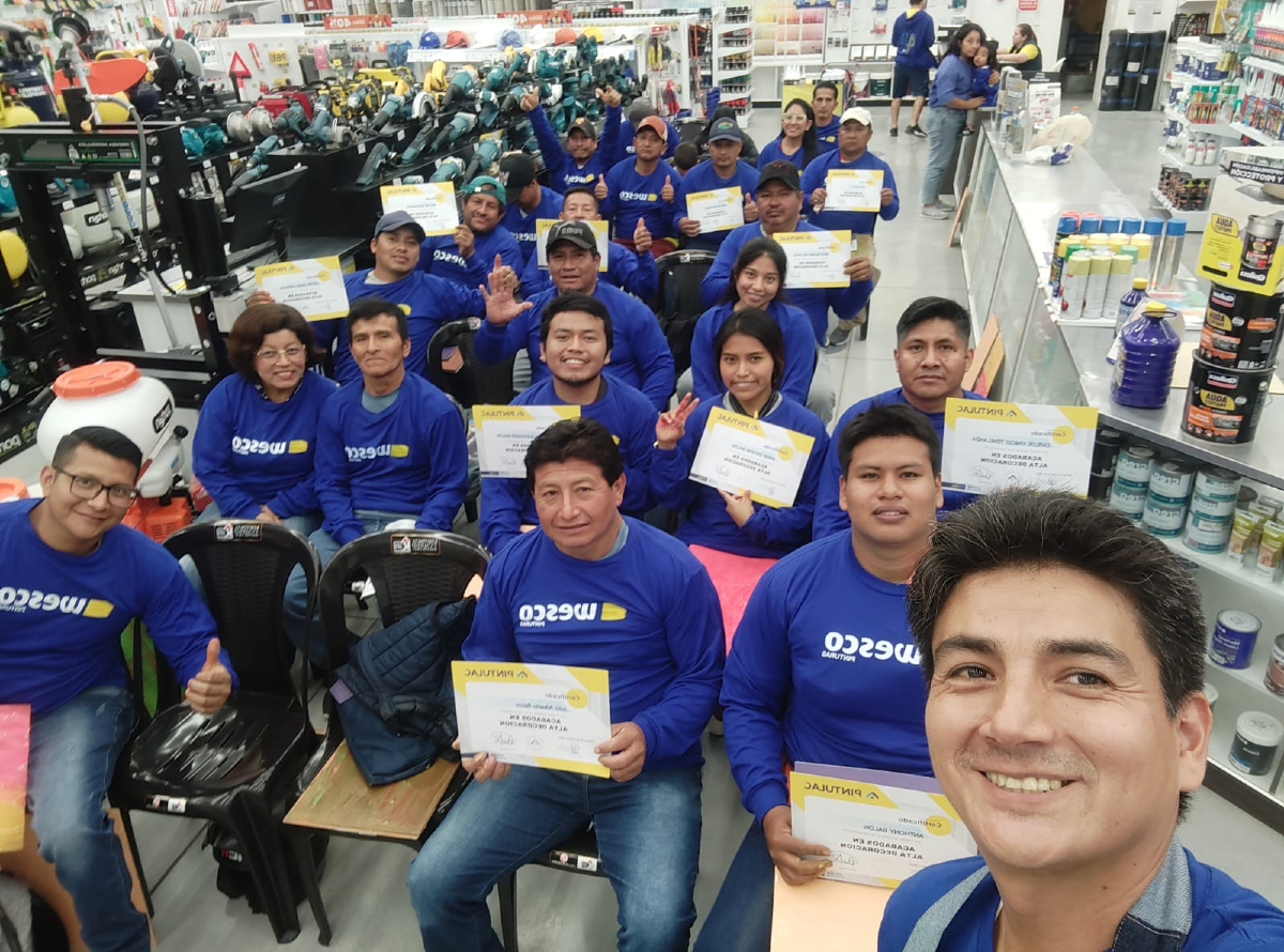 pintulacec's tweet photo. Capacitación de Alta Decoración en Salinas🤗
No solo enseñamos a pintar, ¡enseñamos a crear arte! Los participantes conocieron las técnicas más sofisticadas y vanguardistas para llevar la decoración a nuevas alturas.
Gracias a todos por asistir.
#Pintulac #AltaDecoración #Salinas https://t.co/G5zMduaJcL