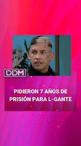 MximaReina1's tweet photo. Che Wanda Nara, lo denuncias a Icardi por violencia de género y estás con un tipejo que no está preso porque pusiste un dinero y además tuvo q pedir permiso para que te lo lleves a Brasil de garche. Secuestro, amenazas y robos , una pinturita tu macho de turno. https://t.co/yD6kX32P8C