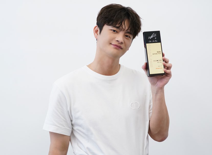 Whatsup_Inguk's tweet photo. [#NEWS] 
서인국♥안재현 “터널 속 포옹 장면이 가장 떨려”

▶️ https://t.co/fGiVTmBD4B

#서인국 #SeoInGuk #ソ・イングク 
#스포츠동아 #동아닷컴 
#스토리제이컴퍼니 #Storyjcompany https://t.co/MBHSt7GRdL