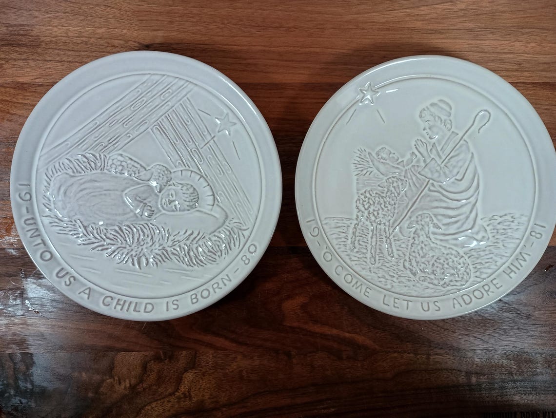 RetroRecollec's tweet photo. https://t.co/ktgHR57CqD Vintage Frankoma Christmas Series 1980 and 1981 Collector decorator plates. #VintageFrankoma #ChristmasSeries #DecoratorPlates #wiseshopper https://t.co/BJ4B4FGgv0