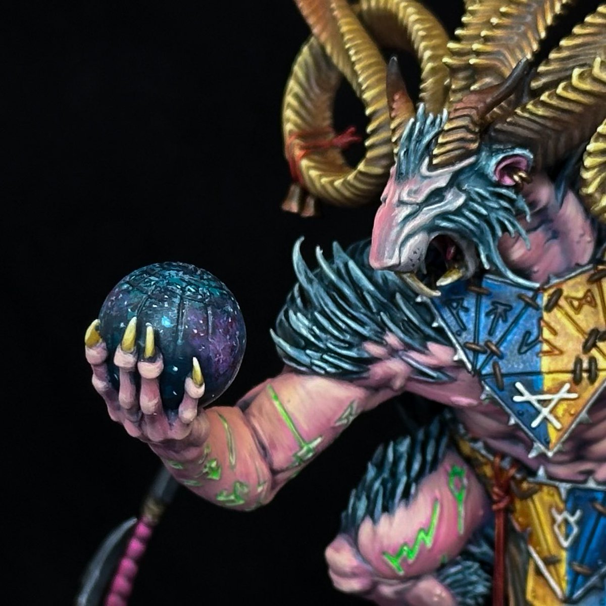 EsperWatkins's tweet photo. Finished my Vermin Lord! Surprised I was able to do it as quickly as I did. Little messy in some places but on the macro I think it looks fantastic. https://t.co/pjTTYbIBSY