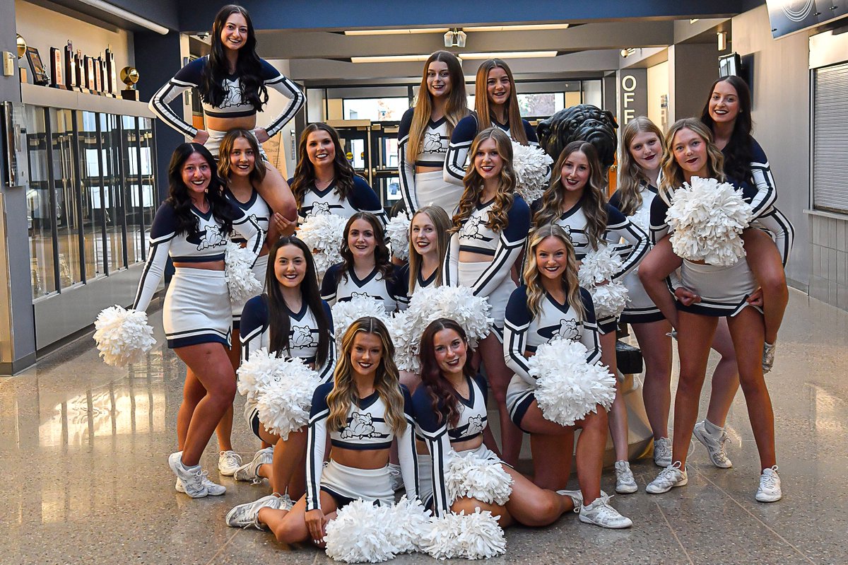 cunebulldogs's tweet photo. 📸 | A collab cheer and dance photoshoot! Yes, please. #dogbuilt #slay 📣💃 @CUNEcheerdance
INSTAGRAM: https://t.co/SQxUzCuapw https://t.co/j9JF4wN8i8