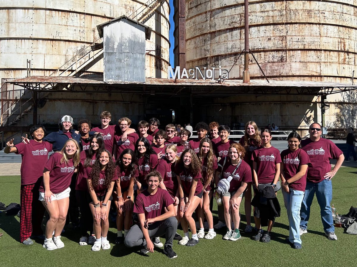 Steele Aquatics is on its way to compete at the 36th Annual Cougar Classic Swimming Invitational today in The Colony, TX. Thank you <a href="/steeleKASBC/">Steele HS Boosters</a> for all the support! <a href="/LinthicumJustin/">Justin Linthicum</a> <a href="/SK_Athletic/">SteeleKnightsAthletics</a> <a href="/SCUCAquatics/">Angie Fain</a>