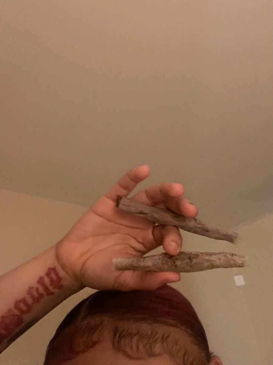 chinama67010664's tweet photo. #pearlqueen , kno i blow down https://t.co/mU5suuDC0w
