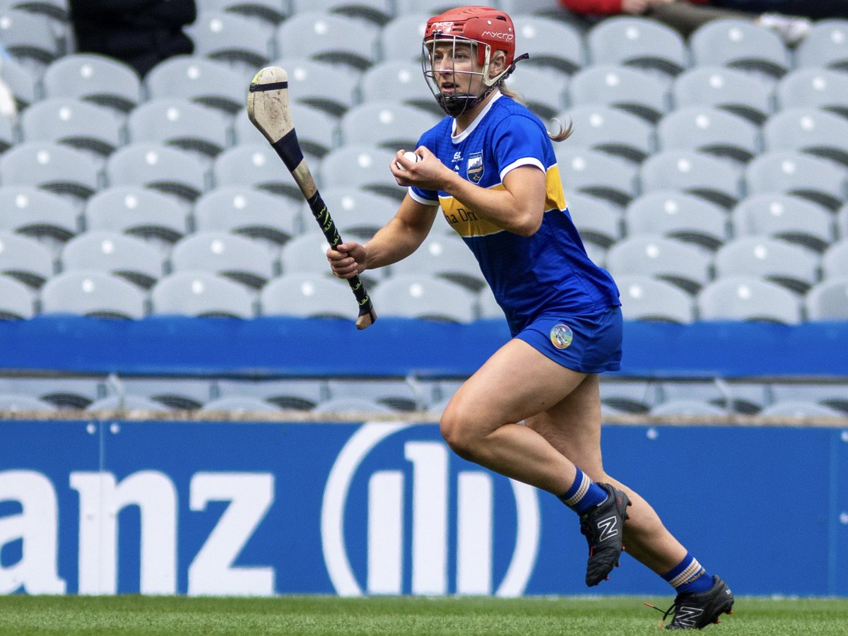 Karen Kennedy picks up a second #PWCCamogieAllStars award in a row! Go on Speedy!