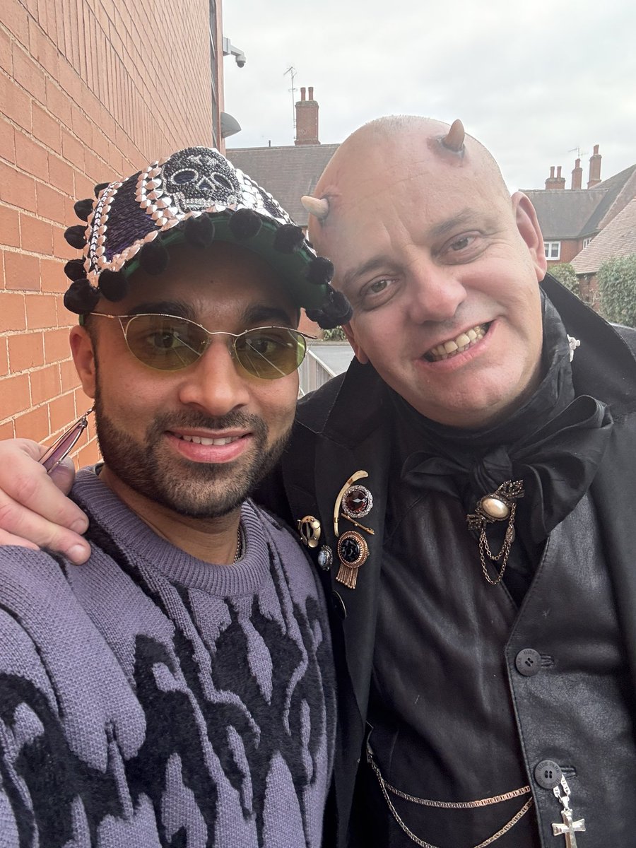 ravimultani_'s tweet photo. With Mark
#ravimultani #multanifamily #panjdhera #panjdherakalan #ravimultanivlogs #ravimultaniactor #ravinderpalsinghofficial #uk #england #bts #actor #actorslife #shoot #film #tvshow https://t.co/xvSPnYDni3