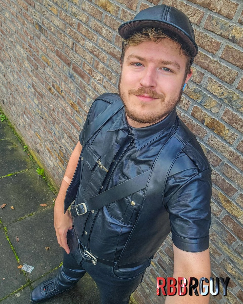 Took a Trip to the Supermarket in Style... Who knows next time with a Leather jacket?

#Gear365 #Leather #Gay #Men #GayMen #Bluf #Gear #GayLeather #GayLeatherMen #LFN #Proud #MisterB #MisterBisYou