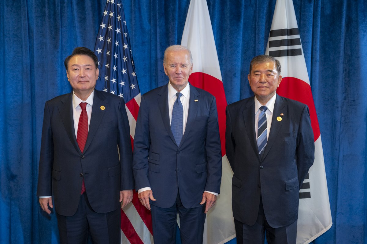 POTUS46Archive's tweet image. Today, President Yoon Suk Yeol, Prime Minister Ishiba Shigeru, and I convened in the spirit of Camp David to commemorate the progress we&apos;ve made since 2023.
 
The actions that we take together will continue to bolster regional and global peace and security well into the future.